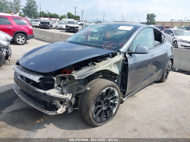Tesla Model Y Long Range 2021 5YJYGDEE6MF091146 Image 2