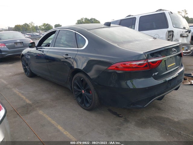 2022 JAGUAR XF SAJBG4FX4NCY90946 Photo 2