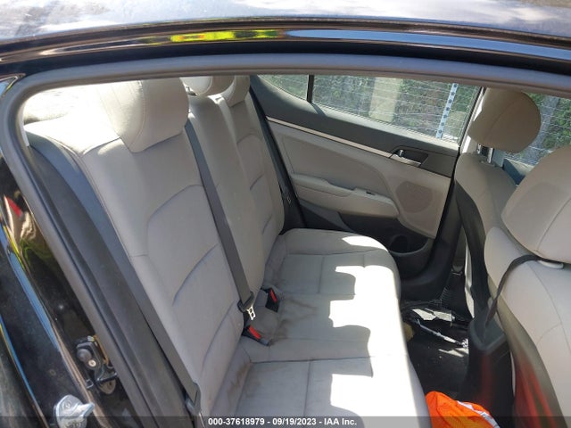 2018 HYUNDAI ELANTRA SE VIN: KMHD74LF0JU586158