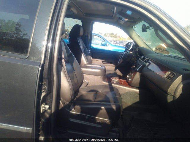 2011 CHEVROLET SUBURBAN 1GNSKKE35BR226218 Photo 4