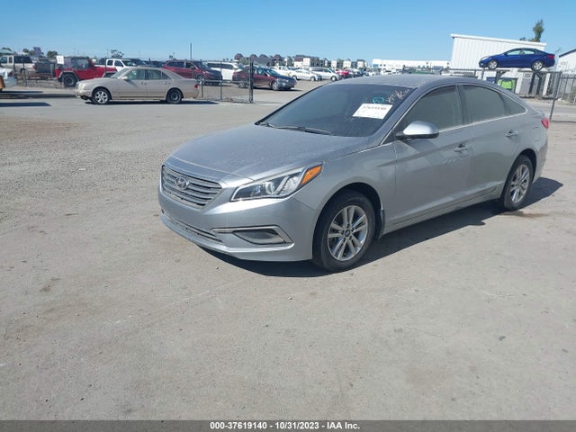 Hyundai SONATA SE 2017 5NPE24AF8HH452156 Image 2