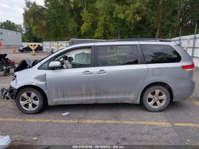 2014 TOYOTA SIENNA LE VIN: 5TDKK3DC5ES487130