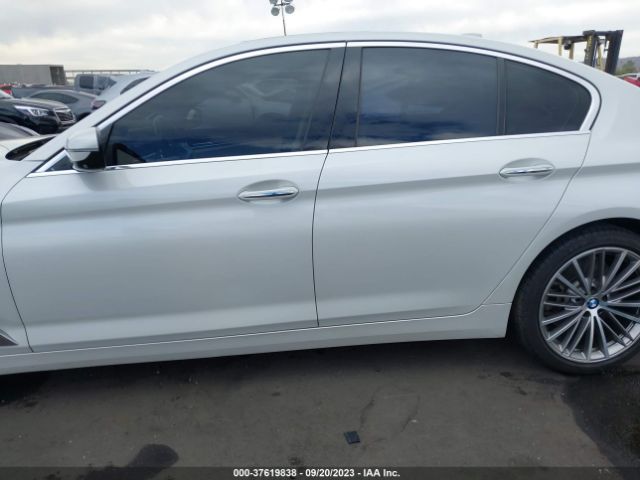 WBAJE5C34HG915720 BMW 5 Series 540i