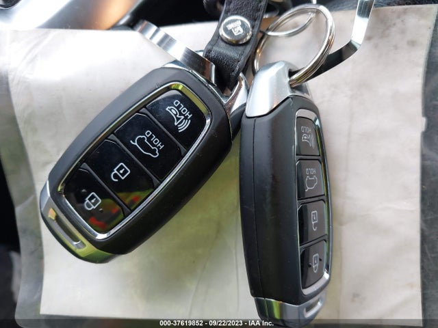 2019 HYUNDAI SANTA FE SEL VIN: 5NMS33AD2KH066538