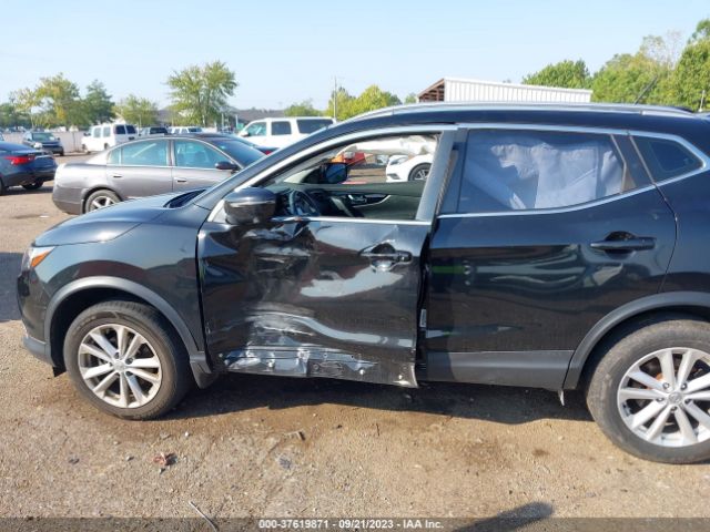 JN1BJ1CR9JW254099 Nissan Rogue Sport Sv