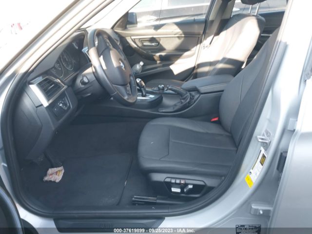 WBA8E1G53JNU91712 BMW 3 Series 320i