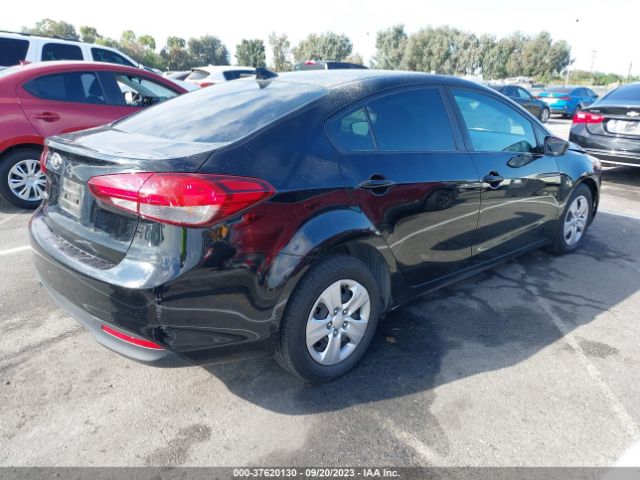 3KPFK4A7XHE140793 KIA FORTE LX