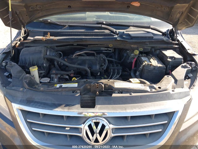 2010 VOLKSWAGEN ROUTAN SE VIN: 2V4RW3D13AR360533
