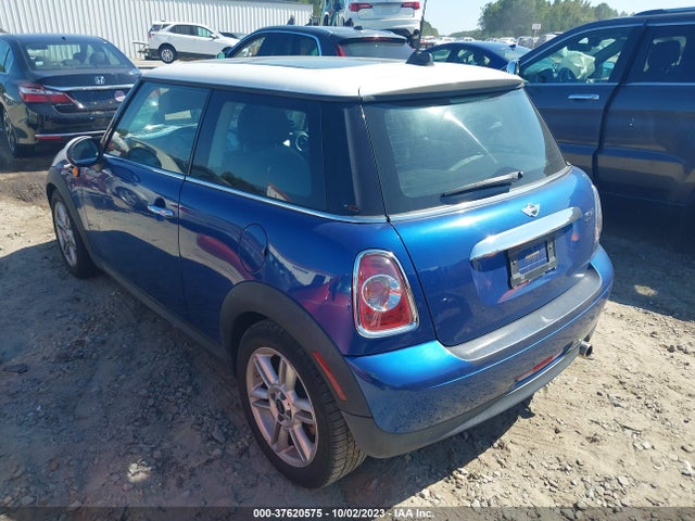 2012 MINI COOPER HARDTOP WMWSU3C5XCT369809 Photo 2