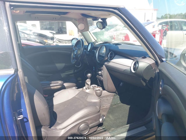 2012 MINI COOPER HARDTOP WMWSU3C5XCT369809 Photo 4