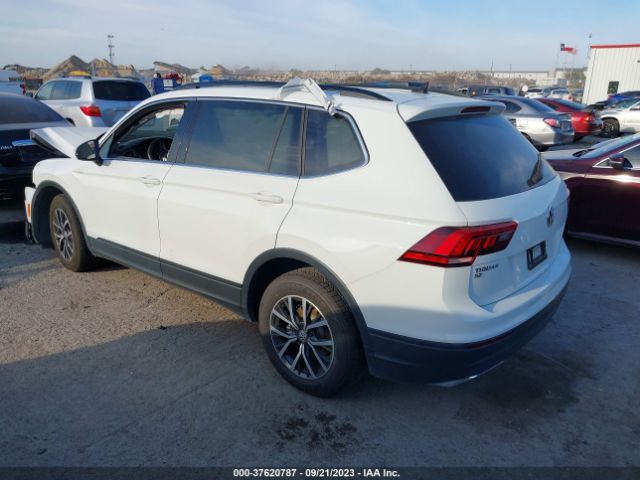 2019 VOLKSWAGEN TIGUAN 3VV3B7AX5KM019043 Photo 2