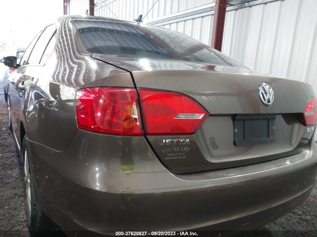 2011 VOLKSWAGEN JETTA SEDAN SE W VIN: 3VWDX7AJ2BM034841