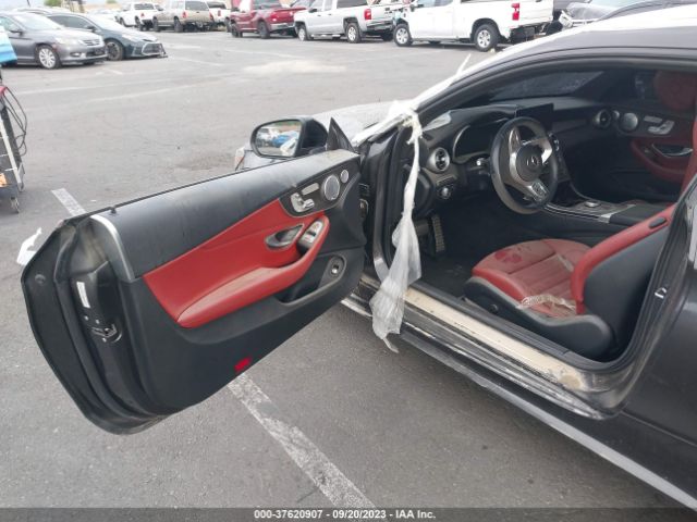 WDDWJ8EBXKF925620 Mercedes-Benz C-class C 300