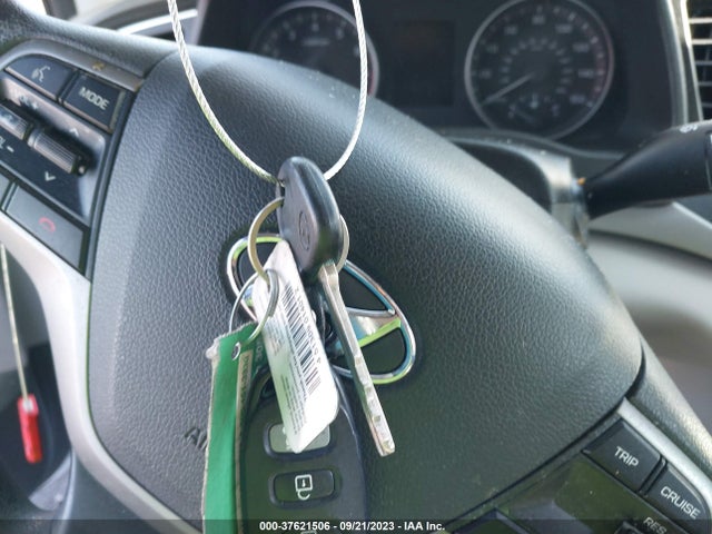 Hyundai ELANTRA SE 2018 5NPD74LF7JH225394 Image 3