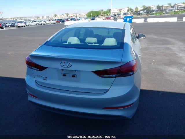 Hyundai ELANTRA SE 2018 5NPD74LF7JH225394 Image 8