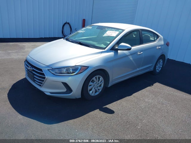 Hyundai ELANTRA SE 2018 5NPD74LF7JH225394 Image 2