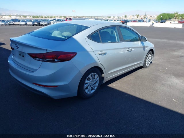 Hyundai ELANTRA SE 2018 5NPD74LF7JH225394 Image 10