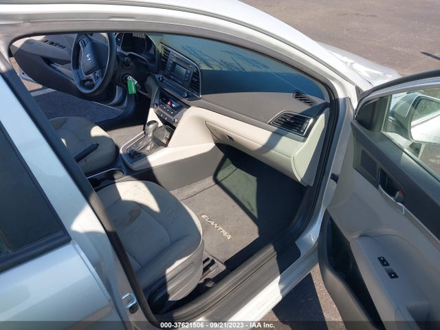 Hyundai ELANTRA SE 2018 5NPD74LF7JH225394 Image 11