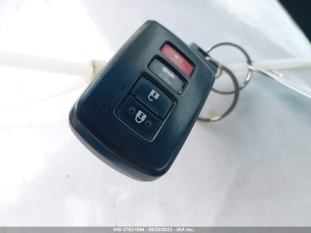 2012 TOYOTA CAMRY HYBRID XLE/LE VIN: 4T1BD1FK5CU057430
