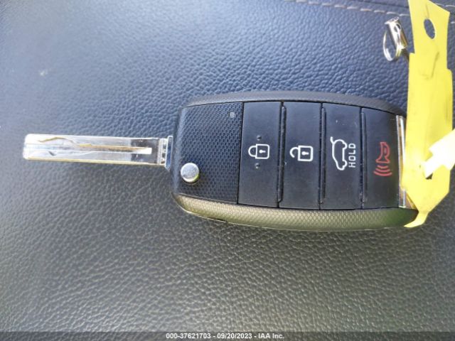 KNDP63AC6L7770769 KIA SPORTAGE S