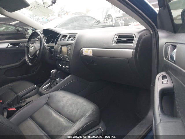 3VWD17AJ1FM300597 Volkswagen Jetta Sedan 1.8t Se