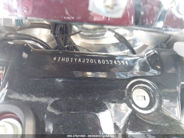 2020 HARLEY-DAVIDSON FLHC 1HD1YAJ20LB032439 Photo 9