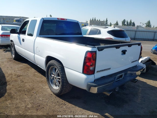 2005 CHEVROLET SILVERADO 1500 LS VIN: 2GCEC19V451294967