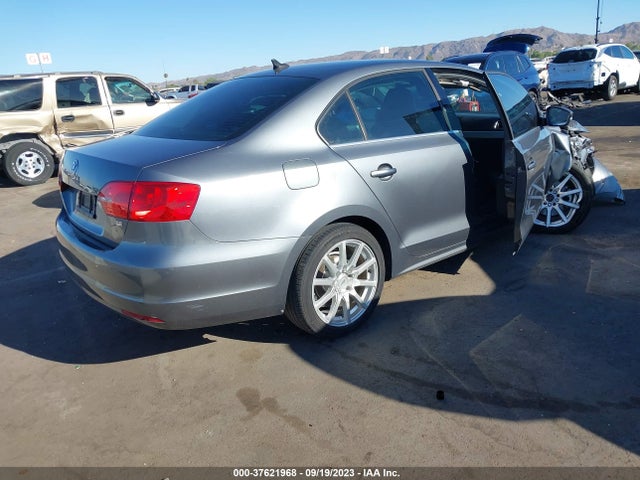 3VWD17AJ7EM299308 Volkswagen Jetta Sedan Se