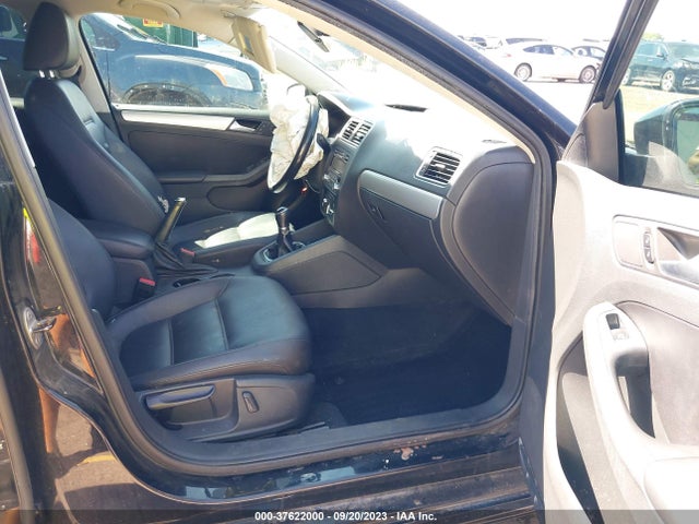 2013 VOLKSWAGEN JETTA SEDAN SE W/CONVENIENCE VIN: 3VWBX7AJ1DM433296
