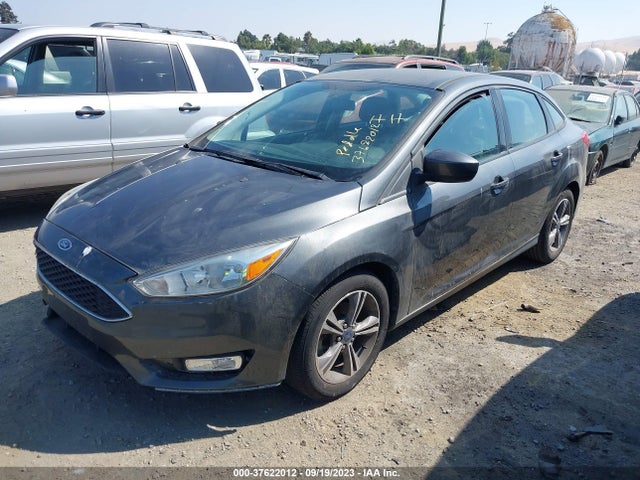 Ford FOCUS SE 2018 1FADP3FE8JL271122 Image 2