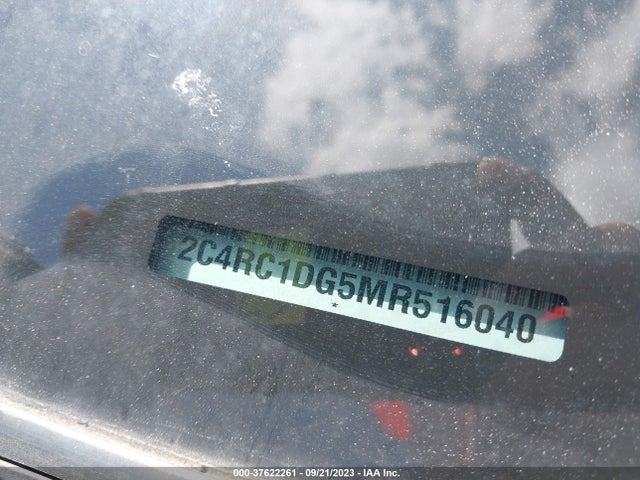 2C4RC1DG5MR516040 Chrysler Voyager Lxi