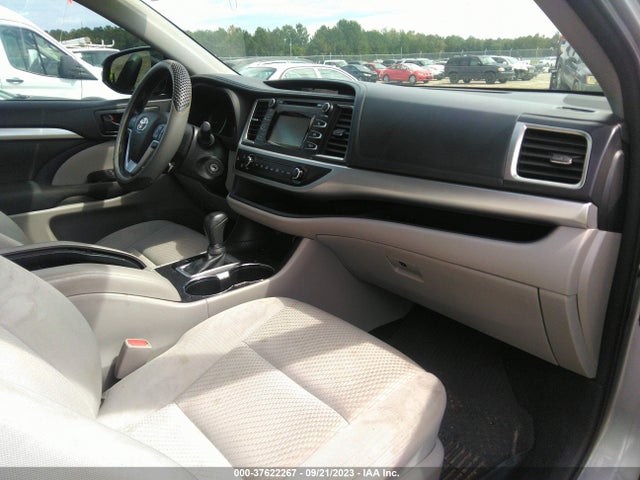 Toyota Highlander Le 2016 5TDZKRFH3GS132440 Image 5