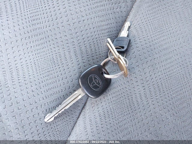 2004 TOYOTA CAMRY SOLARA SE VIN: 4T1CE38P84U919403