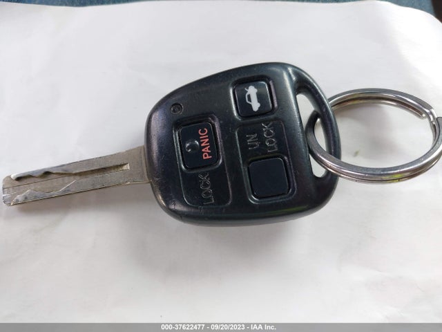 2002 LEXUS ES 300 VIN: JTHBF30G420045479