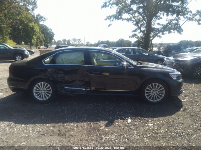 1VWBT7A32HC070527 Volkswagen Passat 1.8t Se