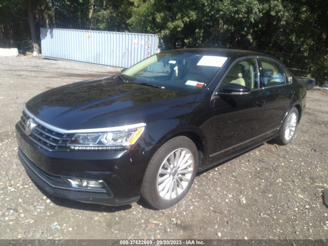 1VWBT7A32HC070527 Volkswagen Passat 1.8t Se