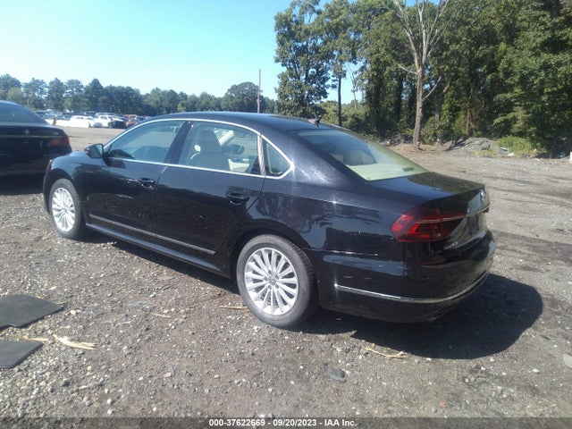 1VWBT7A32HC070527 Volkswagen Passat 1.8t Se