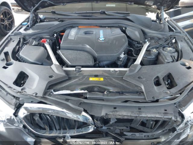 WBAJA9C5XJB252256 BMW 5 Series 530e Iperformance