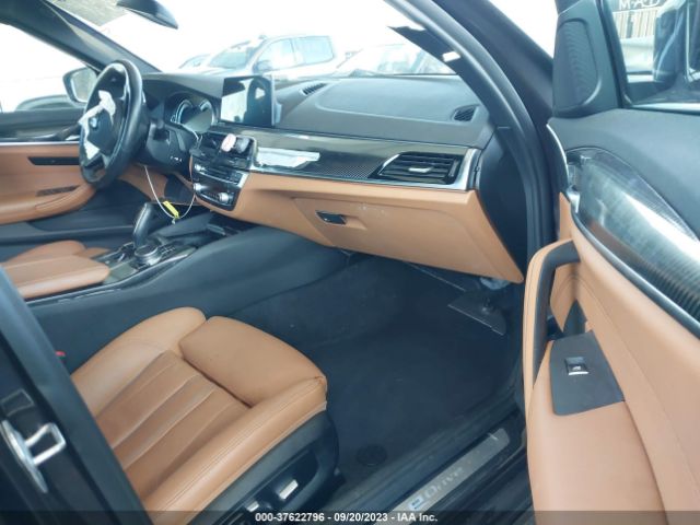 WBAJA9C5XJB252256 BMW 5 Series 530e Iperformance