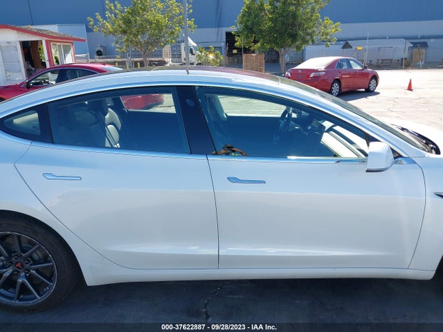 2018 Tesla 3, VIN: 5YJ3E1EA7JF017192