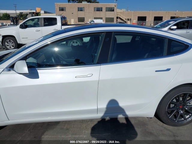 2018 Tesla 3, VIN: 5YJ3E1EA7JF017192