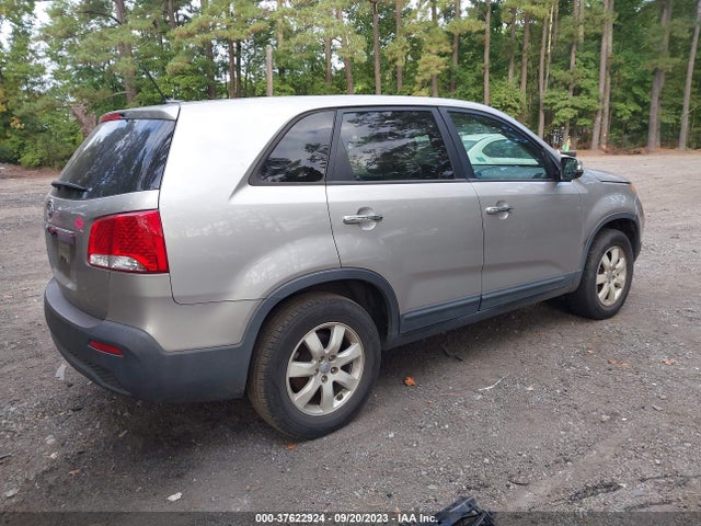 2013 KIA SORENTO LX VIN: 5XYKT3A16DG371723