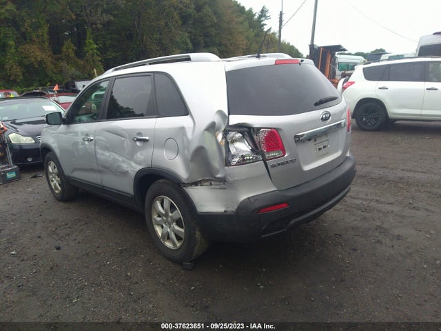2013 KIA SORENTO LX VIN: 5XYKT4A26DG364124