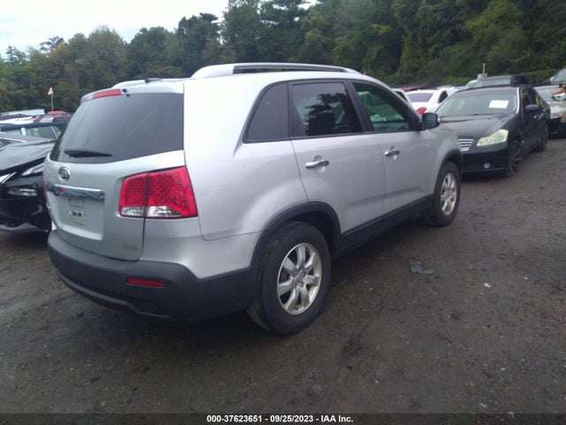 2013 KIA SORENTO LX VIN: 5XYKT4A26DG364124