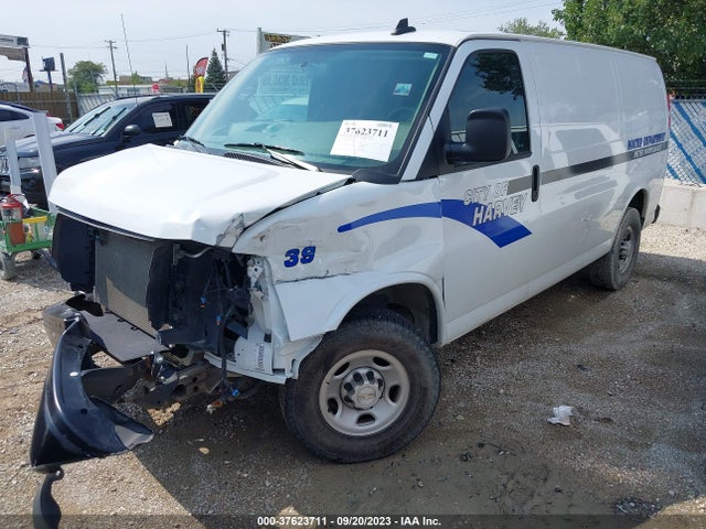 Chevrolet EXPRESS CARGO VAN 2019 1GCWGAFP6K1142432 Image 2