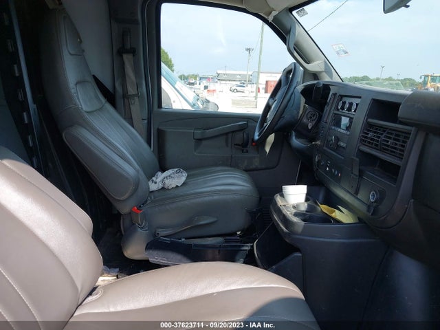 Chevrolet EXPRESS CARGO VAN 2019 1GCWGAFP6K1142432 Image 5