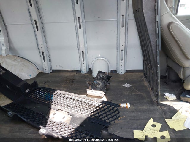 Chevrolet EXPRESS CARGO VAN 2019 1GCWGAFP6K1142432 Image 8