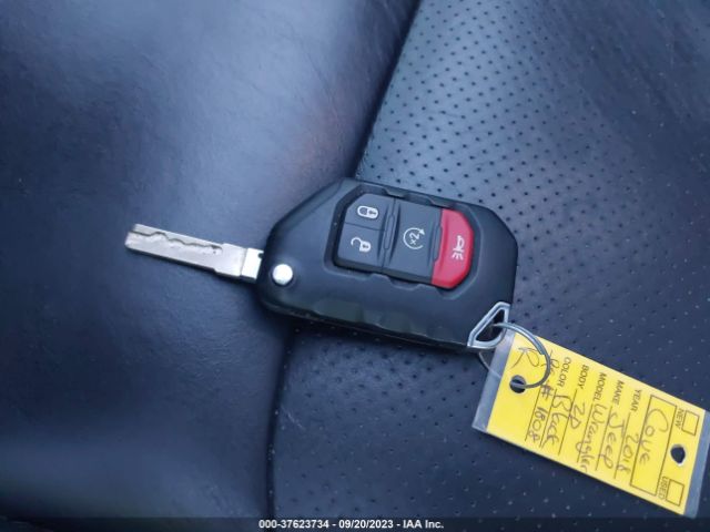 1C4HJXEN9JW326990 Jeep Wrangler Unlimited Sahara