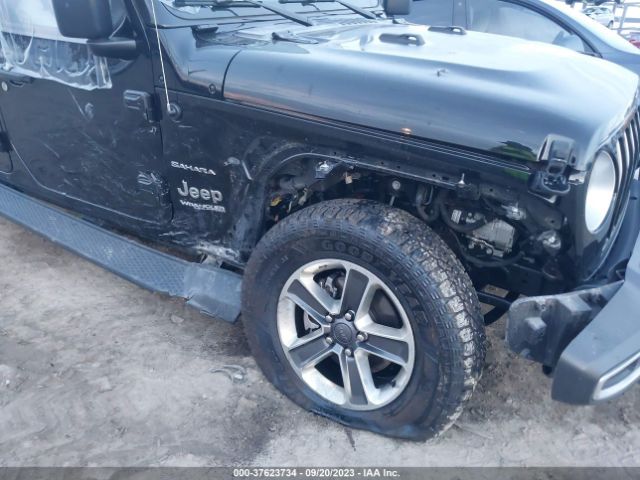 1C4HJXEN9JW326990 Jeep Wrangler Unlimited Sahara