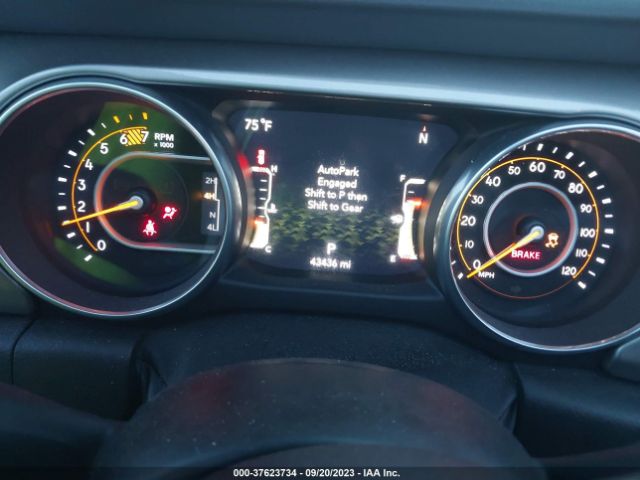 1C4HJXEN9JW326990 Jeep Wrangler Unlimited Sahara